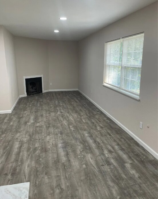 Building Photo - 3954 Cambridge Dr