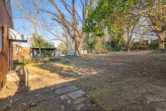 Building Photo - Adorable Brick Ranch Home in the Desirable Lindley Park Area! Updated, Hardwood Floors, Fenced!