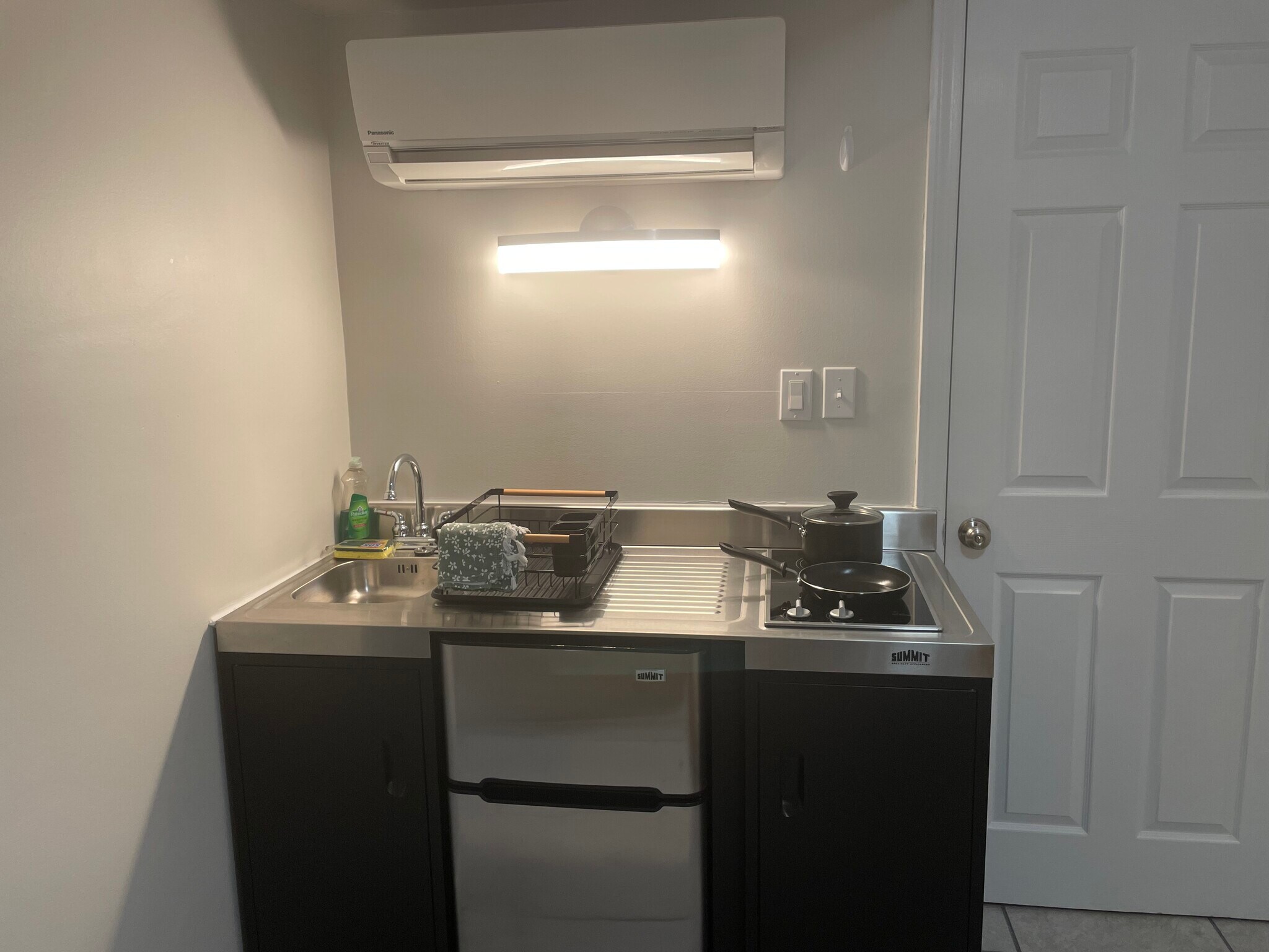 Building Photo - 31 Locust St