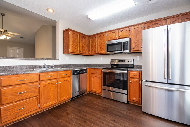 Building Photo - 748 Northwood West Cove