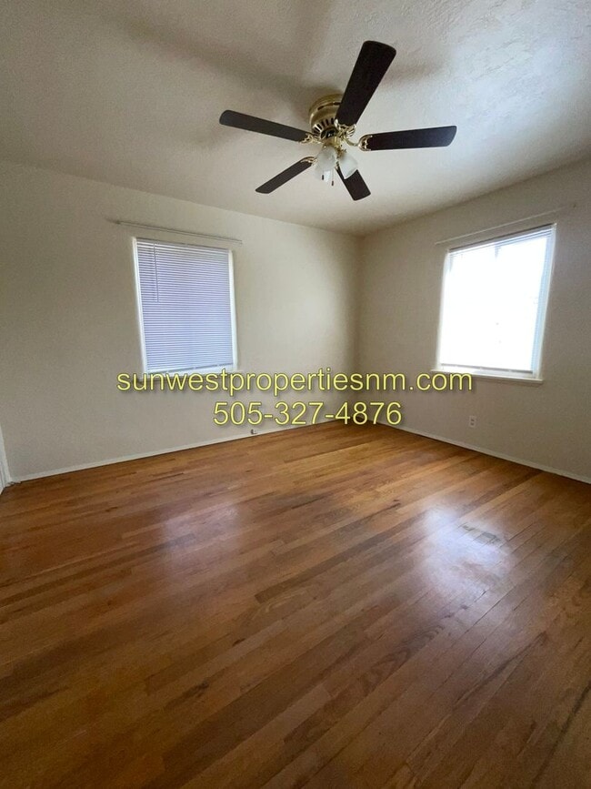 Building Photo - 2 Bedroom, 1 Bath Home Fully Landscaped