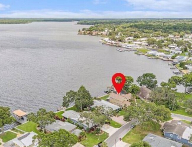 Building Photo - 115 Lake Shore Dr E