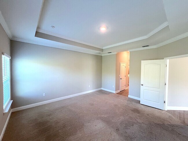 Building Photo - GORGEOUS 5 Bed 4 Bath 3 Car Garage HOME w COMMUNITY POOL for RENT!