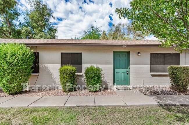 Primary Photo - 832 W Laguna Dr
