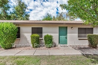 Building Photo - 832 W Laguna Dr