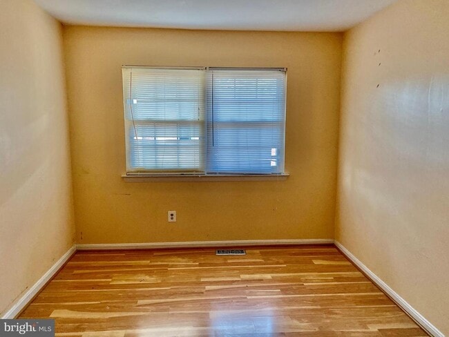 Building Photo - 8864 Walutes Cir