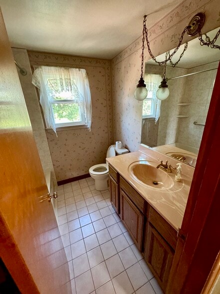 Building Photo - 229 Osceola Dr