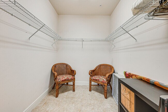 Building Photo - 304 S Copeland Ave