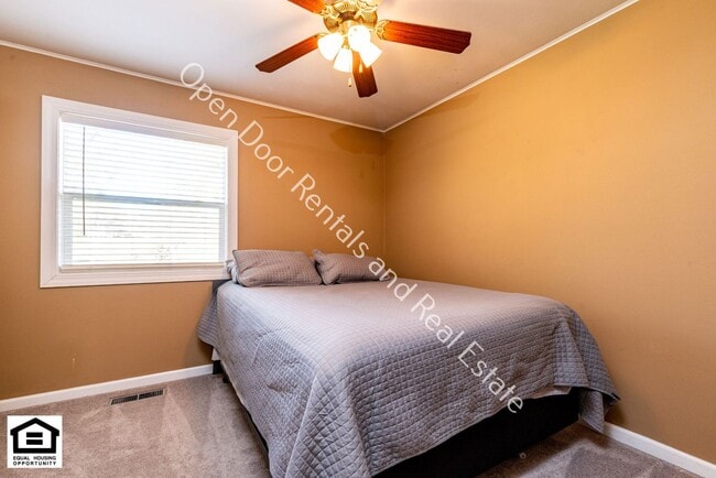 Building Photo - 40 Ln 375 Lake James