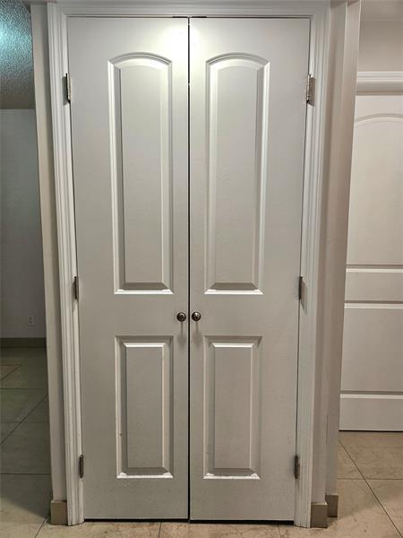 Building Photo - 701 Lyons Rd