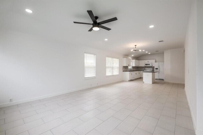 Building Photo - 2108 Kane Cove