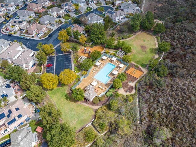 Building Photo - 10394 Valley Waters Dr