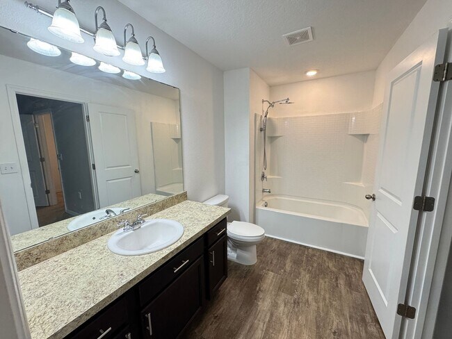 Building Photo - Your Dream Home Awaits in the Heart of Dav...