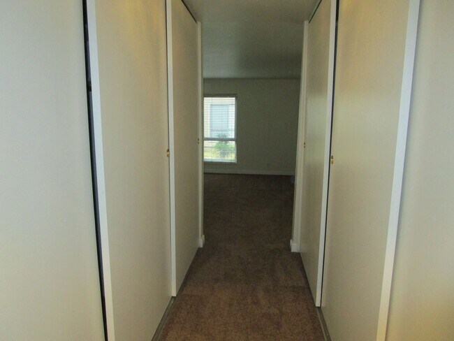 Building Photo - Location, Location, Location- Vintner Condo's