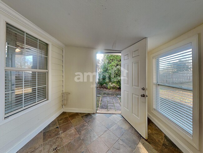 Building Photo - 677 New England Way