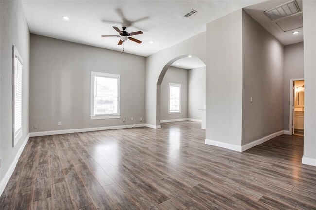 Building Photo - 5201 Eastside Ave