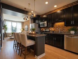 Building Photo - 1409 Trafalgar Ln
