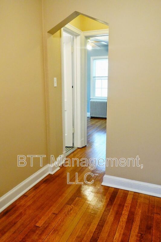 Building Photo - 8404 Greenwood Ave