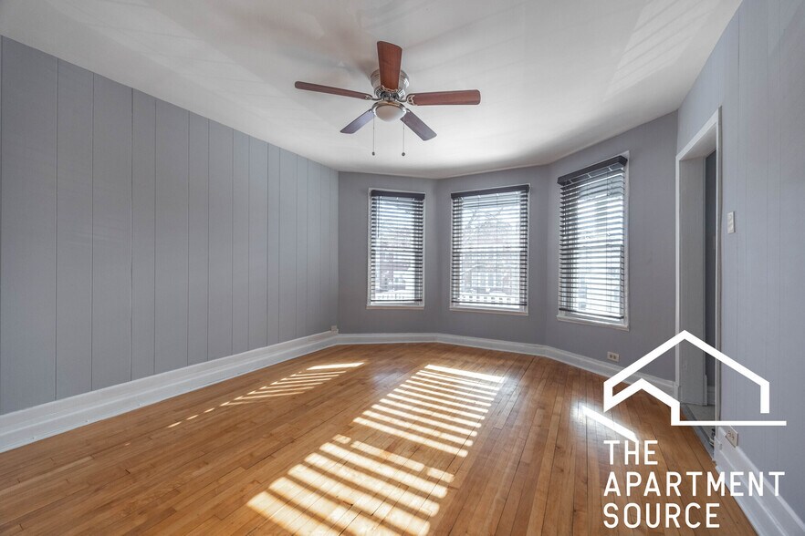 Building Photo - 5128 W Henderson St