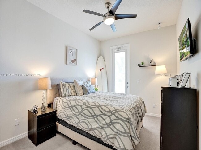 Building Photo - 1144 S Community Dr