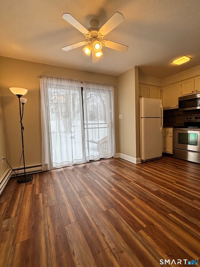 Building Photo - 100-112 N Turnpike Rd