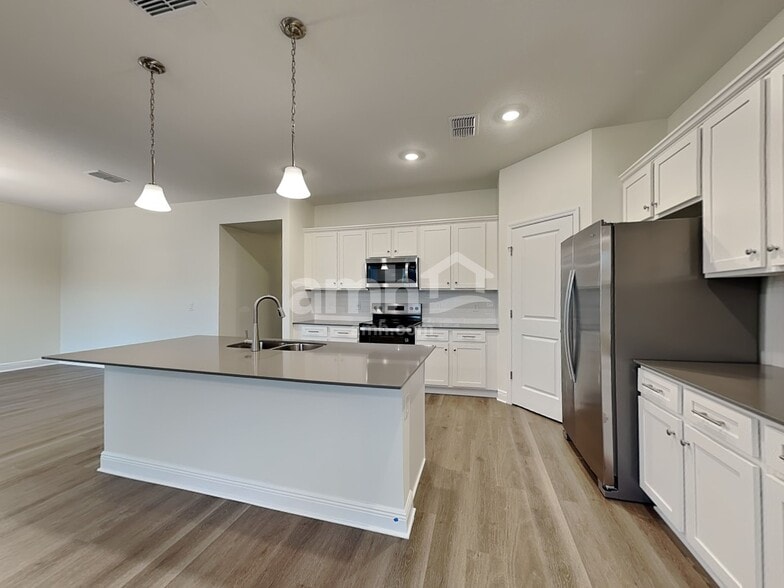 Building Photo - 1274 Heavenly Dr