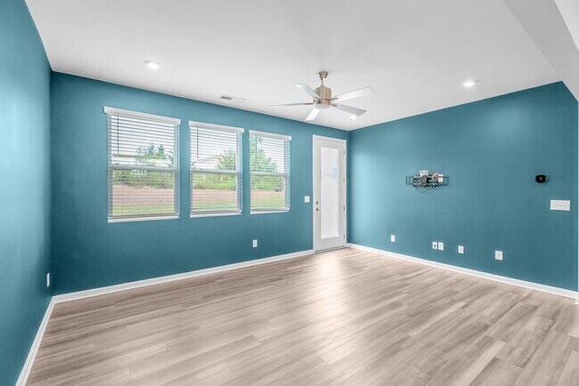 Building Photo - Modern Comfort, Effortless Living & Unbeatable Convenience in Northfield Crossing 3BR/2.5BA, 2 Ca...