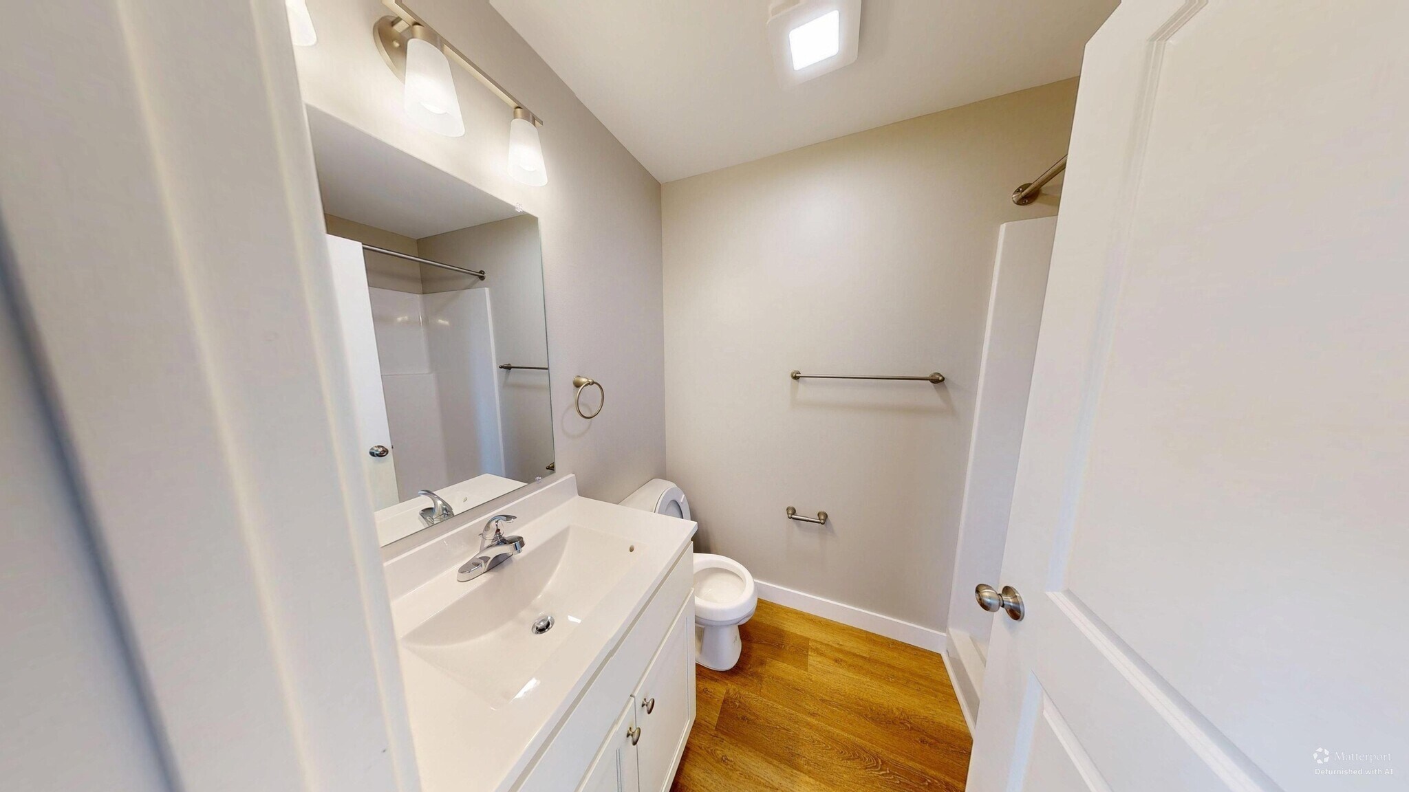 Full Bath 2 - 1333 Luke Ln