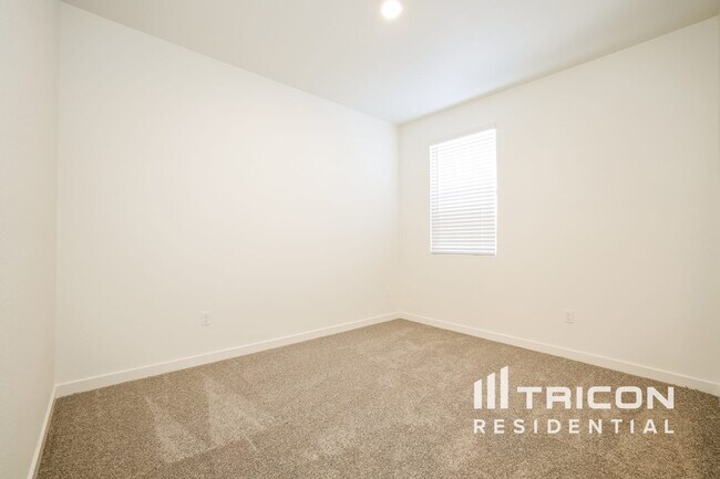 Building Photo - 807 Fire Wheel Dr