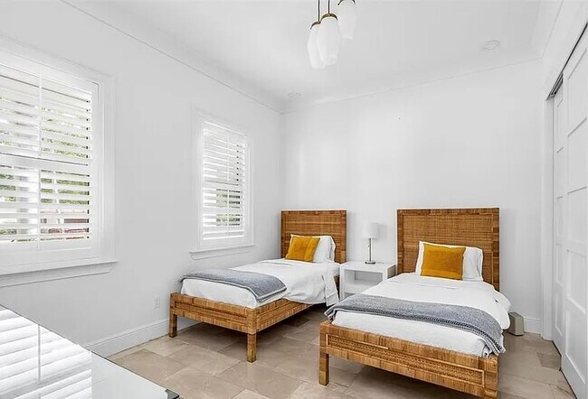 Building Photo - 11091 Bitternut Hickory Ln