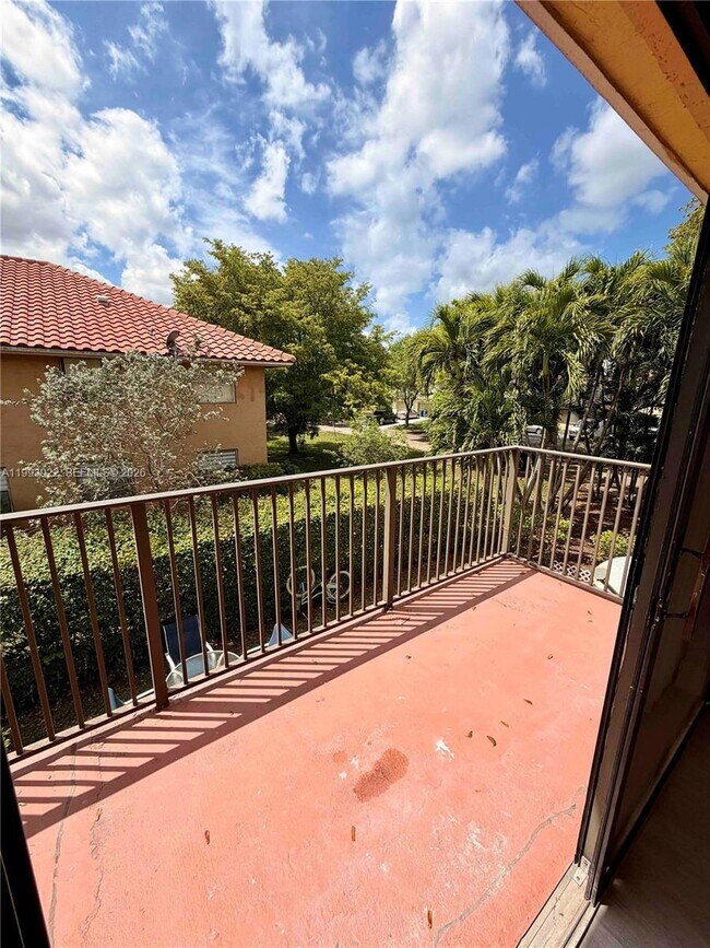 Building Photo - 4286 NW 114th Terrace