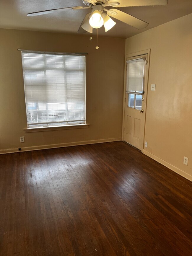 Building Photo - 1126 Bailey Ave