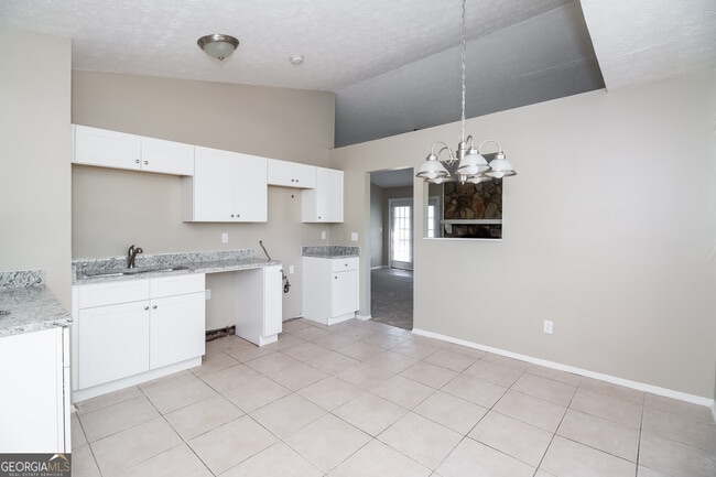 Building Photo - 5660 Pine Meadows Ct
