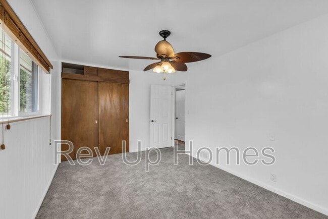 Building Photo - 309 E 200 S