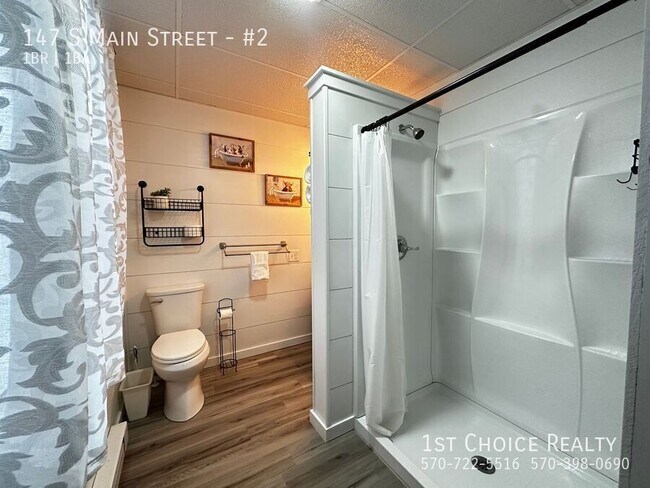 Building Photo - 147 S Main St