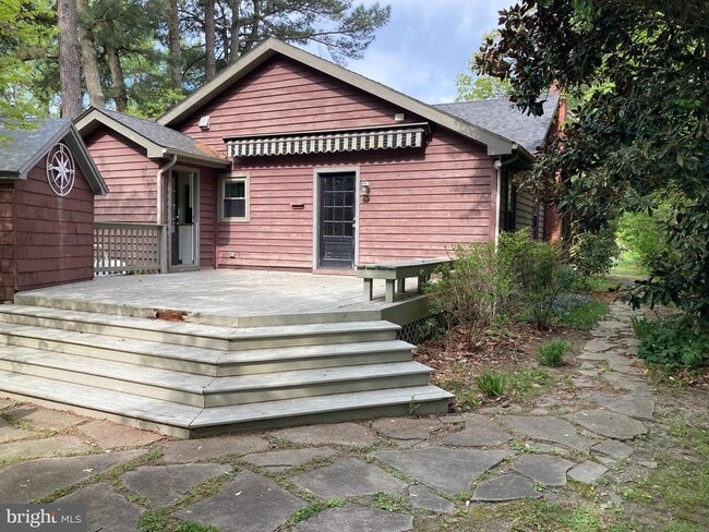 Building Photo - 4893 Evergreen Rd