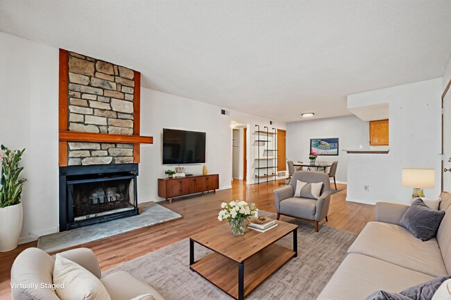 Building Photo - 923 S Zeno Way