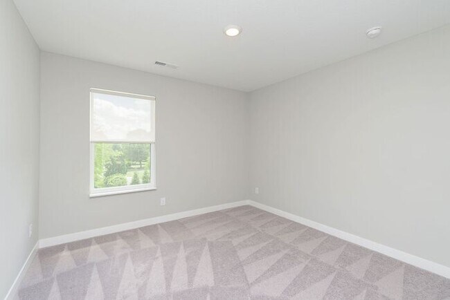 Building Photo - Gorgeous 3 Bedroom 2 Full/2 Half Bath Townhome in the Heart Of Carmel!