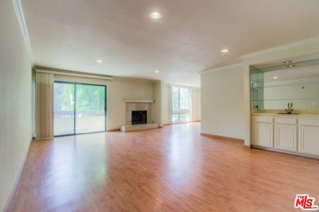 Building Photo - 1854 S Beverly Glen Blvd