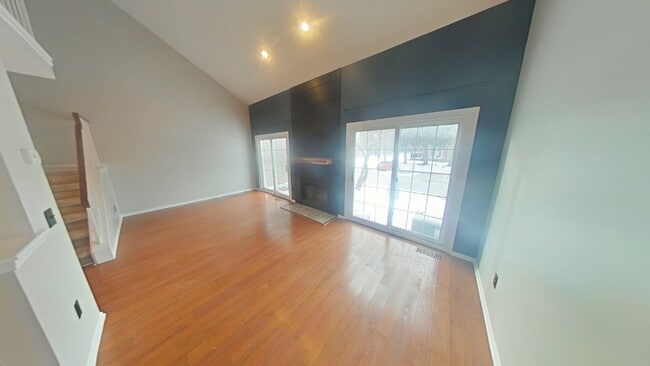 Building Photo - "Chic & Spacious 2-Bed Condo in Sterling Heights – 2.5 Baths & 1383 Sq. Ft. of Comfort!"