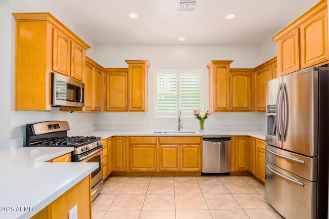Building Photo - 4213 E Edgemont Ave