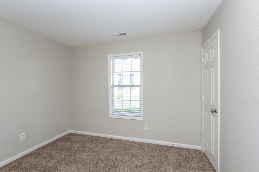 Building Photo - 13115 Ambrosia St