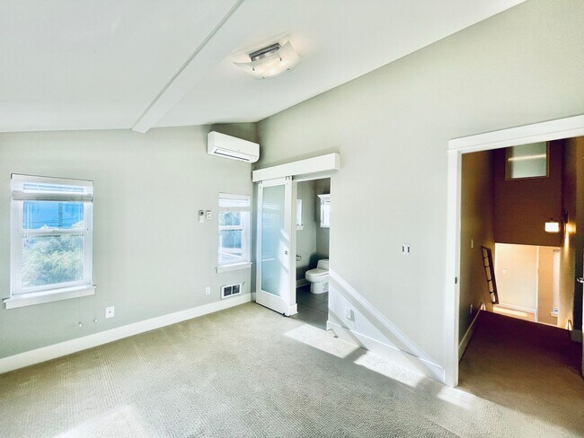Building Photo - 1017 N 39th St