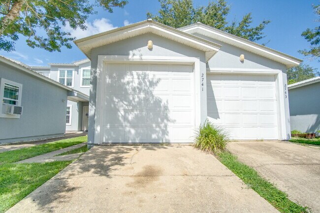 Building Photo - Navarre 3/2.5 Townhome – Minutes from Nava...
