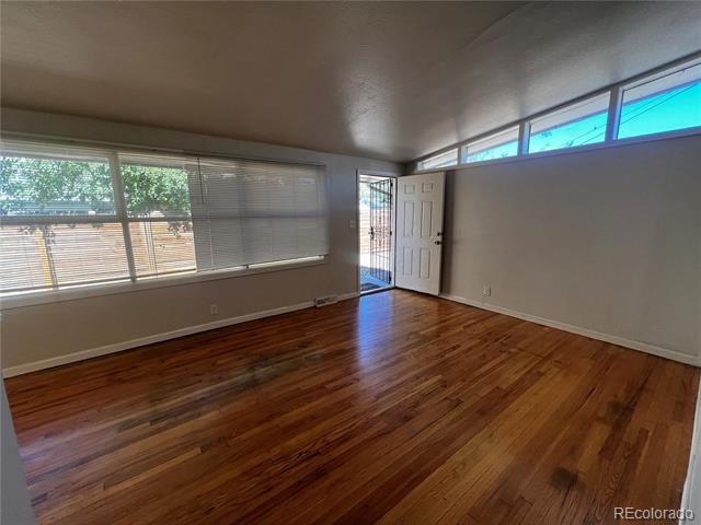 Building Photo - 1932 Dallas St