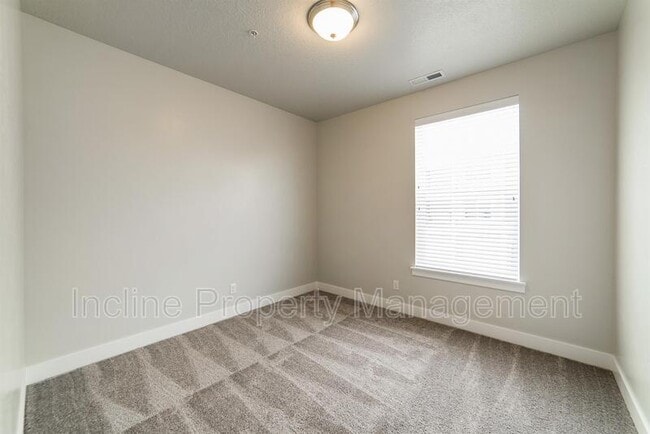 Building Photo - 619 N Emery Ln