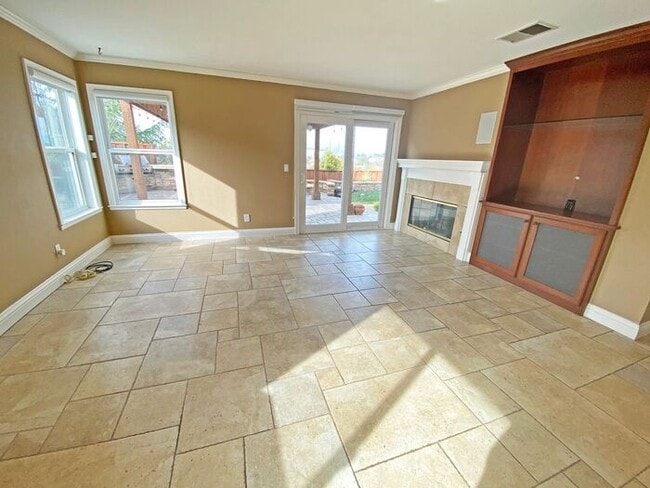 Building Photo - 6279 Skywalker Dr