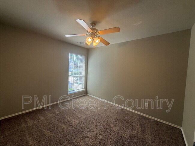 Building Photo - 11211 S 280th E Ave