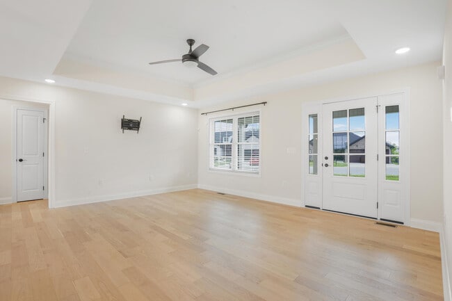 Building Photo - 5013 Bentwood Ct