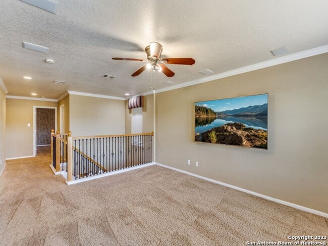 Building Photo - 4bed 2.5 bath